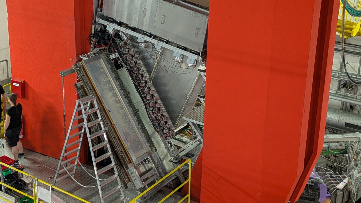 A1: removal of Spectrometer A VDC for repairs, 2025